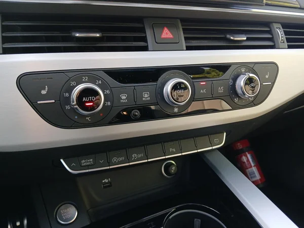 AUDI A4 Avant (2023) — foto 3 van 18