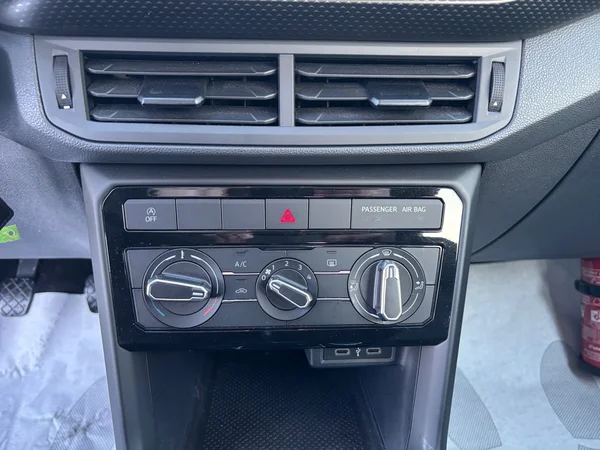 VOLKSWAGEN T-Cross (2022) — foto 7 van 22