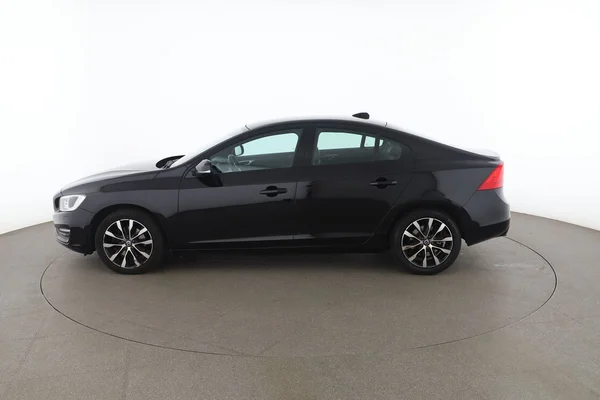 Volvo S60 (2018) — foto 9 van 16