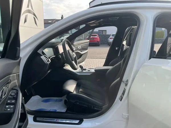 Bmw 330 (2022) — foto 21 van 23