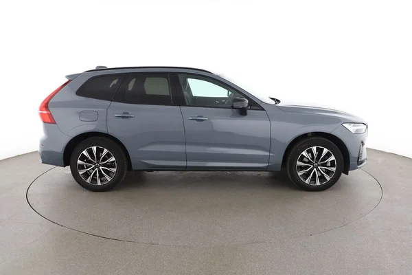 Volvo XC60 (2022) — foto 13 van 16
