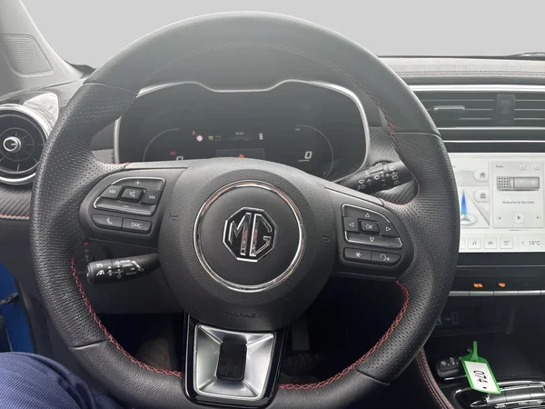 MG ZS (2024) — foto 2 van 14