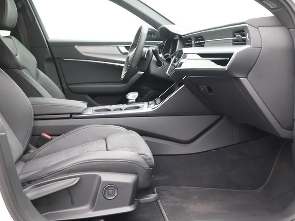 AUDI A6 Avant PHEV (2024) — foto 23 van 23