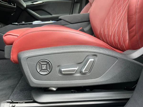 AUDI SQ6 Sportback e-tron (2025) — foto 3 van 24