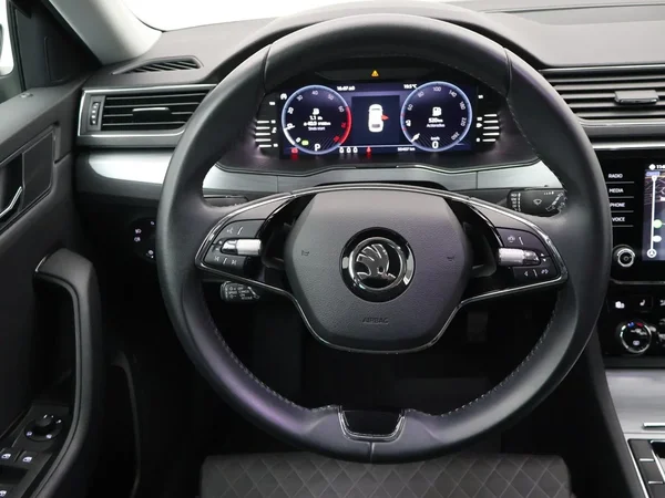 Škoda Superb (2023) — foto 14 van 29