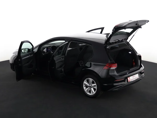 VOLKSWAGEN Golf (2024) — foto 27 van 28