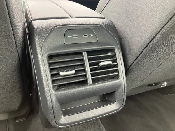 VOLKSWAGEN Passat SW (2024) — foto 8 van 25