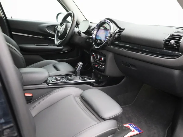 MINI Clubman (2023) — foto 25 van 32