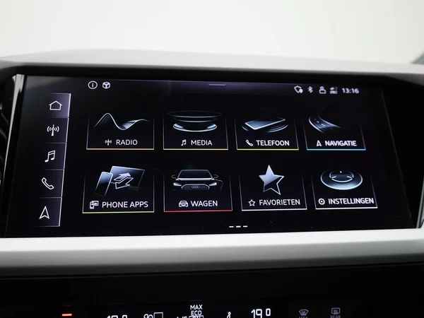 Audi Q4 e-tron (2023) — foto 25 van 43