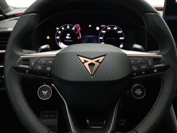 CUPRA Leon SW (2025) — foto 13 van 20
