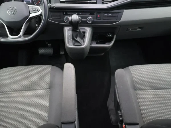 Volkswagen Transporter (2024) — foto 9 van 30