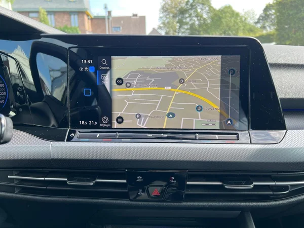 VOLKSWAGEN Golf VIII (2022) — foto 17 van 24