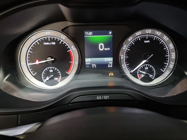 SKODA Karoq (2018) — foto 7 van 23