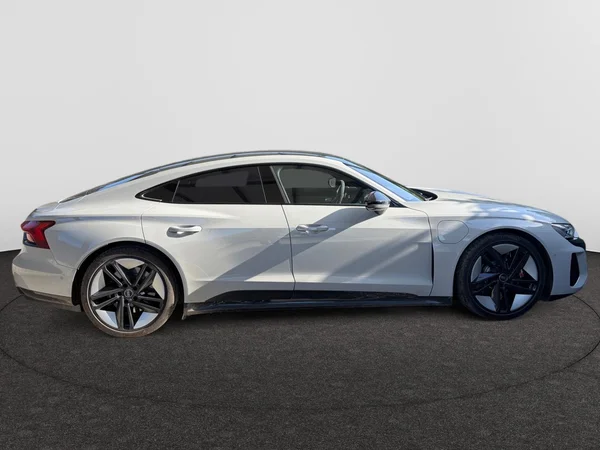 AUDI RS e-tron GT (2022) — foto 17 van 21