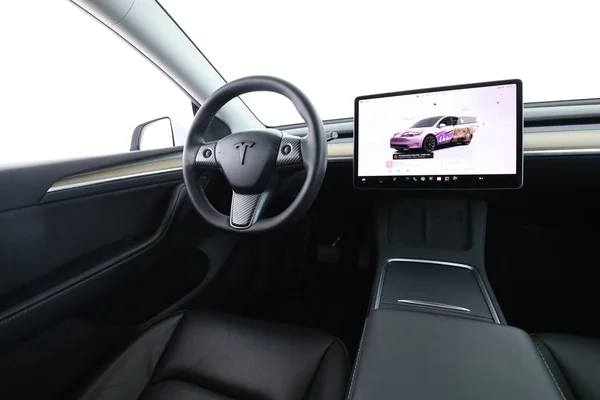 Tesla Model Y (2022) — foto 4 van 16