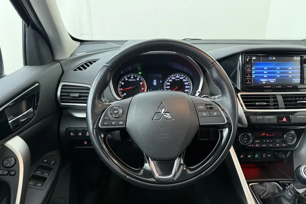 Mitsubishi Eclipse Cross (2019) — foto 2 van 29