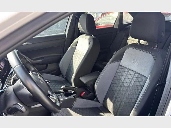 Volkswagen Taigo (2023) — foto 9 van 31