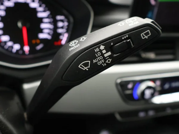 AUDI A4 Avant (2024) — foto 5 van 28