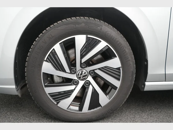 VOLKSWAGEN Golf VIII eHybrid (PHEV) (2021) — foto 21 van 32