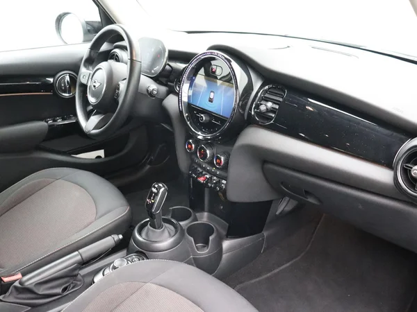 MINI Cooper (2024) — foto 13 van 23