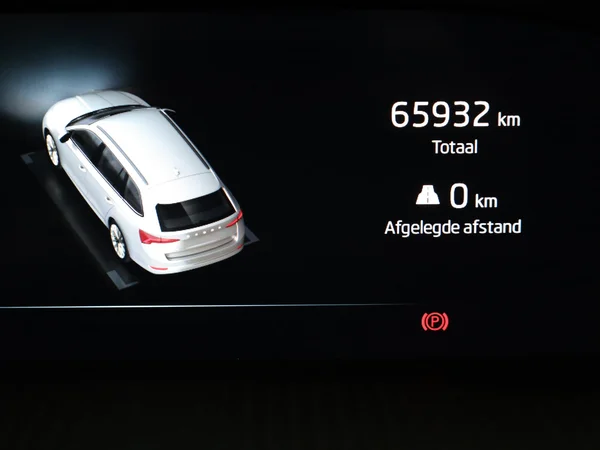 SKODA Octavia Combi (2023) — foto 9 van 20