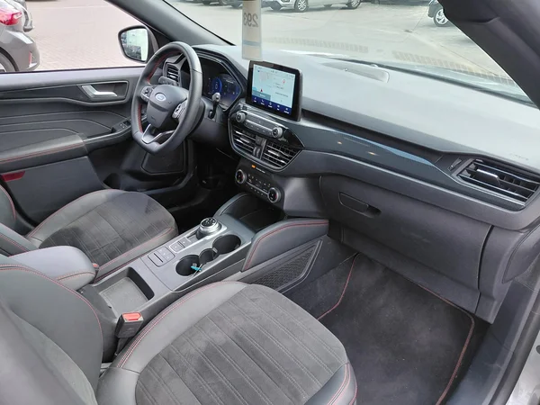Ford Kuga (2023) — foto 2 van 21