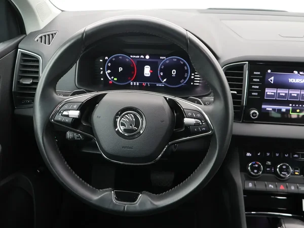 Škoda Karoq (2022) — foto 4 van 24