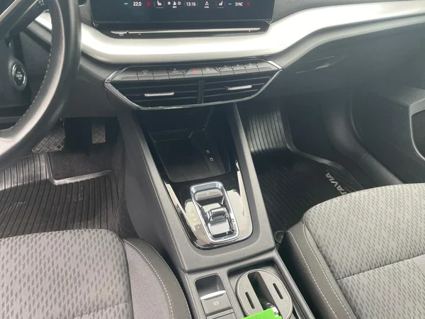 SKODA Octavia Combi Dsl (2022) — foto 2 van 21