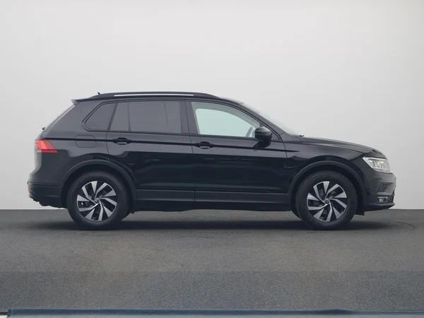 VOLKSWAGEN Tiguan (2019) — foto 18 van 18