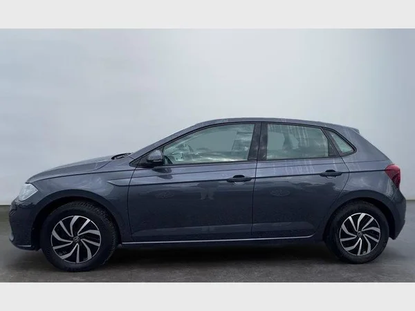 VOLKSWAGEN Polo (2023) — foto 21 van 24