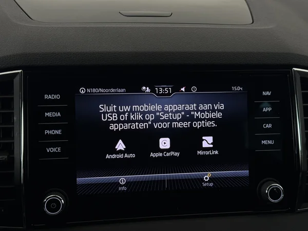 SKODA Karoq (2022) — foto 11 van 28