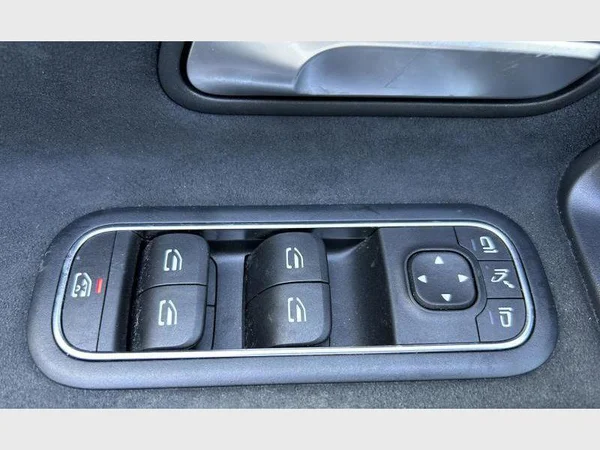 Mercedes-Benz CLA 180 (2021) — foto 25 van 33