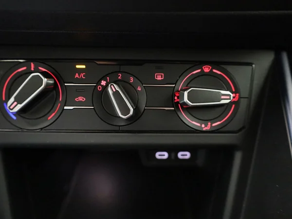 Volkswagen Polo (2021) — foto 16 van 40