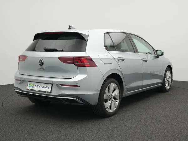 VOLKSWAGEN Golf VIII eHybrid (PHEV) (2026) — foto 21 van 25