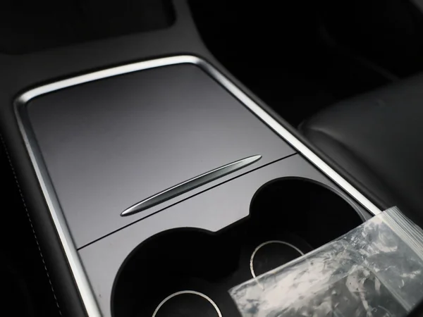 Tesla Model 3 (2022) — foto 18 van 40