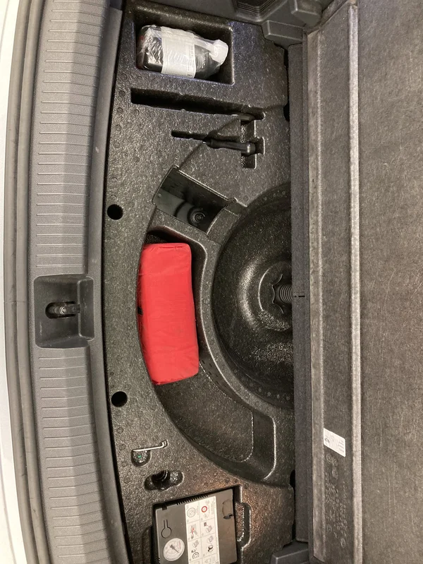 VOLKSWAGEN Tiguan Allspace (2021) — foto 29 van 36