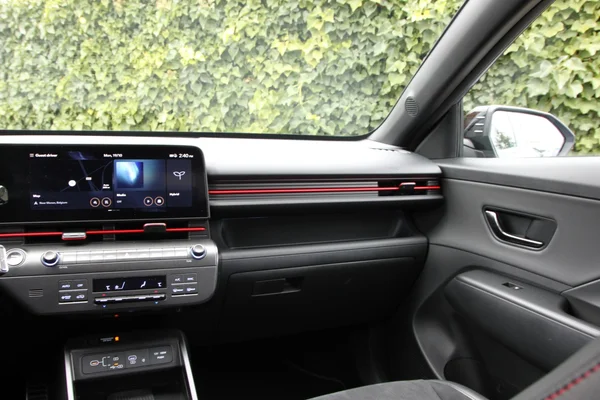 Hyundai Kona (2023) — foto 8 van 44