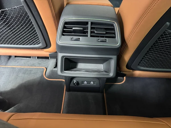 AUDI Q8 e-tron (2026) — foto 15 van 20