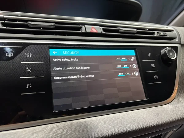 Citroen C4 (2019) — foto 5 van 27