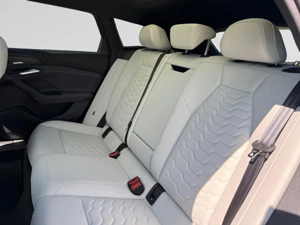 AUDI A6 Avant e-tron (2026) — foto 8 van 21