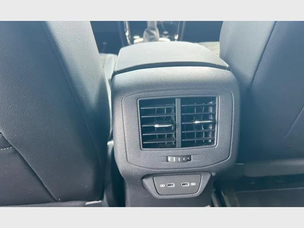 Volkswagen T-Roc (2025) — foto 11 van 25