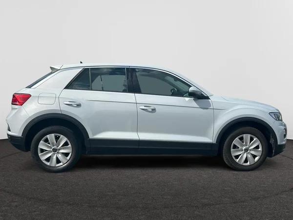 VOLKSWAGEN T-Roc (2019) — foto 11 van 24