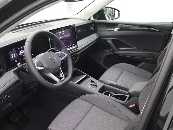 VOLKSWAGEN Tiguan (2025) — foto 6 van 21