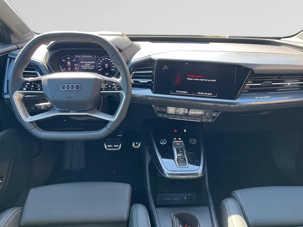 AUDI Q4 e-tron (2025) — foto 2 van 24