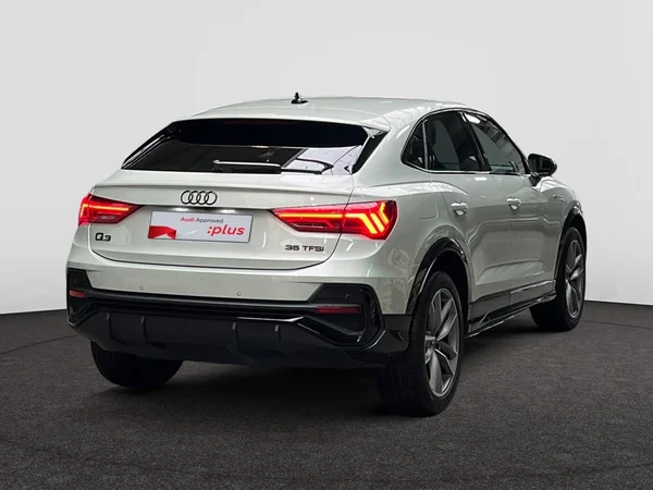 AUDI Q3 Sportback (2024) — foto 12 van 20