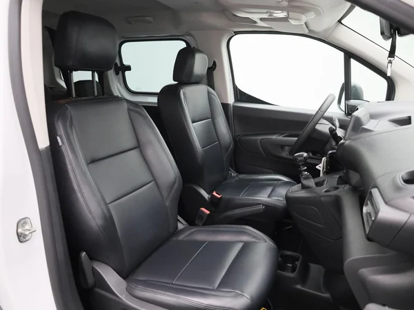 Opel Combo Life (2022) — foto 25 van 33