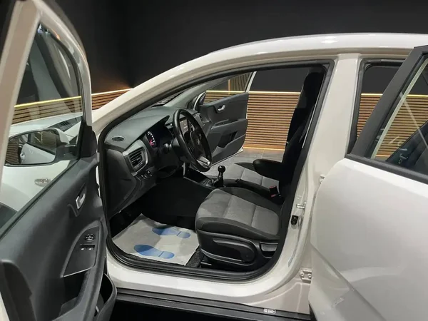 Kia Stonic (2020) — foto 17 van 19