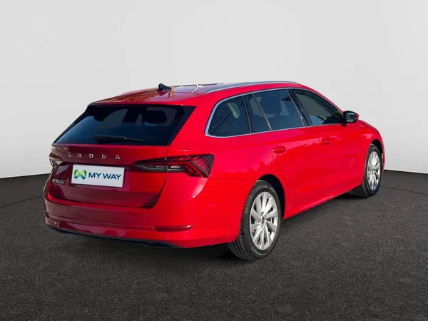 SKODA Octavia Combi (2024) — foto 10 van 17