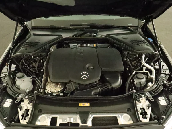 MERCEDES E 220 (2024) — foto 6 van 30