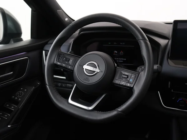NISSAN Qashqai (2023) — foto 14 van 30